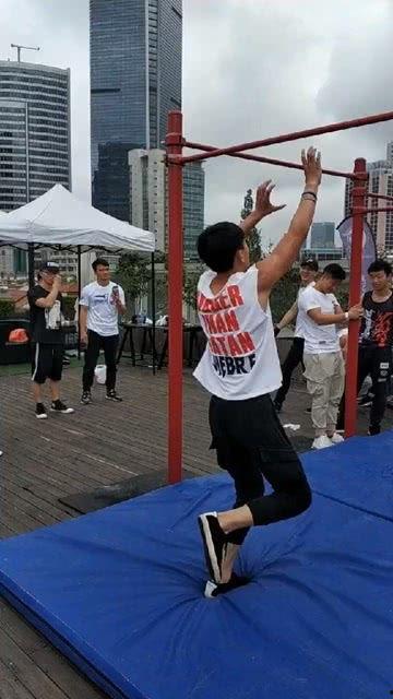 吃瓜群众打球视频图片,吃瓜群众变身运动达人，精彩瞬间尽收眼底